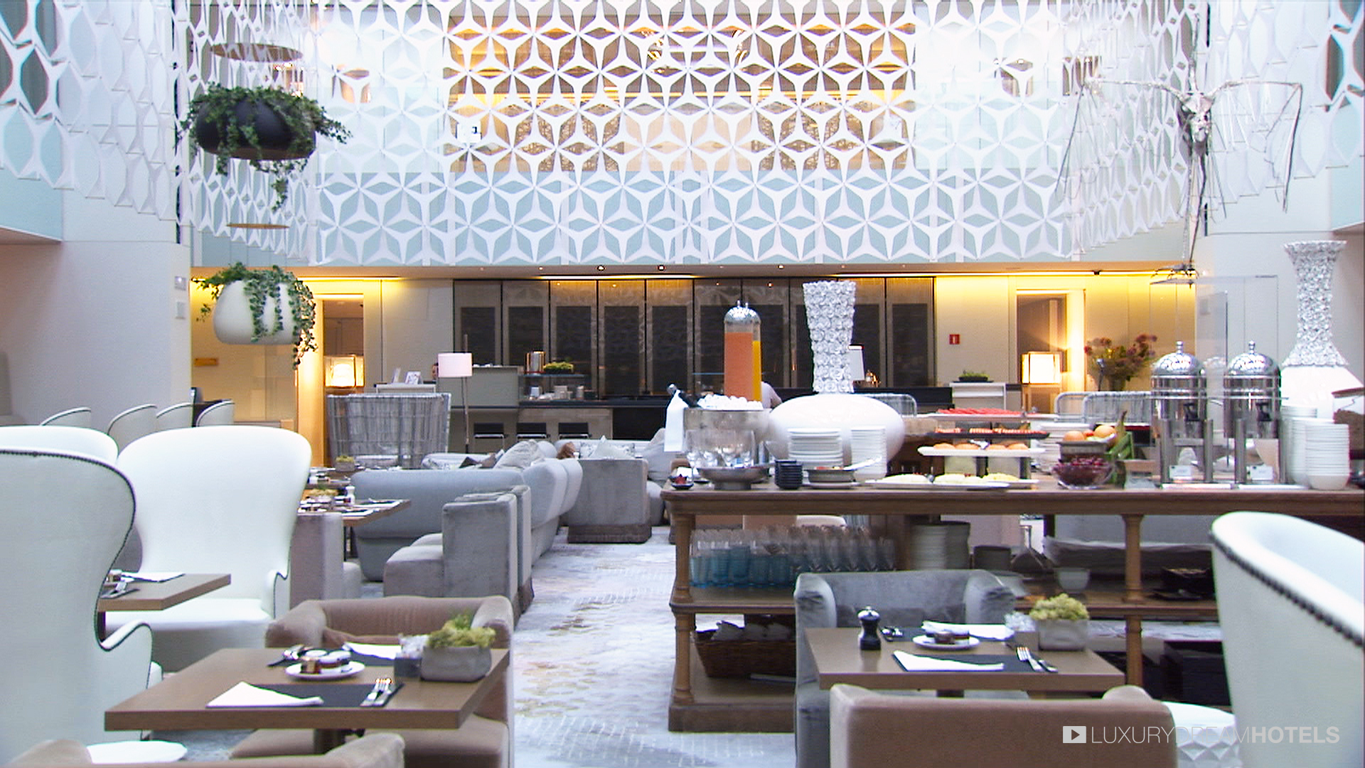 The Mandarin Oriental, Barcelona's comfort Zone by Patricia Urquiola –  Irmas World