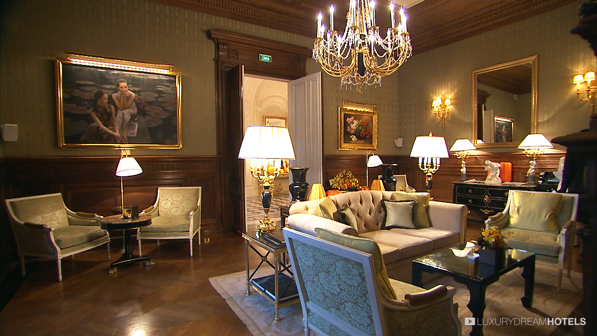 Luxury hotel, Shangri-La Hotel Paris, Paris, France - Luxury Dream